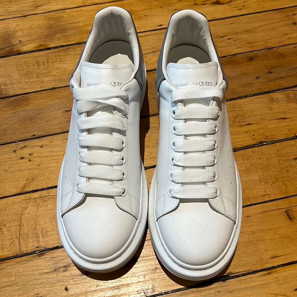 New Alexander Maqueen size 46 without box.